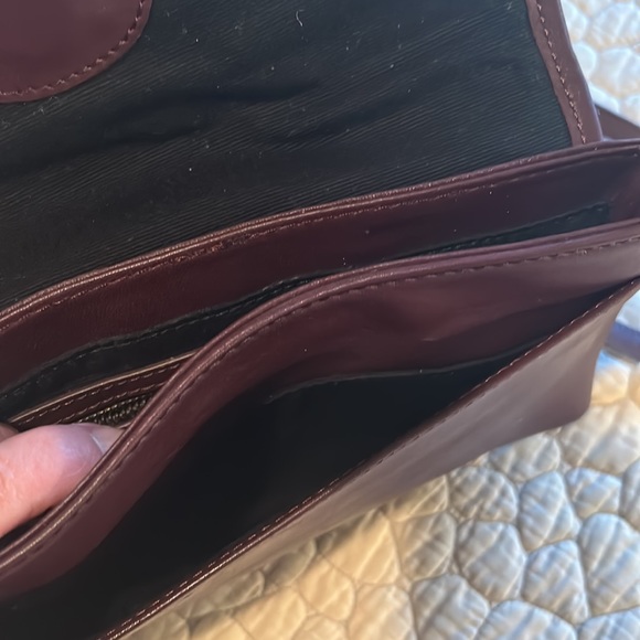 100% Leather Purse - Picture 11 of 12